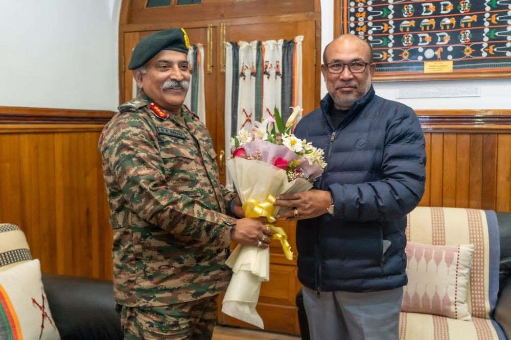 Lt Gen RP Kalita, General Officer Commanding in Chief, Eastern Command with Manipur Chief Minister N Biren Singh. (Photo Courtesy: Ministry of Defence)